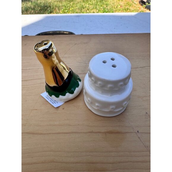 Other - Cracker Barrel Wedding Cake Champagne Salt Pepper Shakers Set New